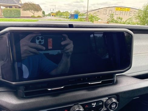 Used 2024 Jeep Wrangler Sport S image 23