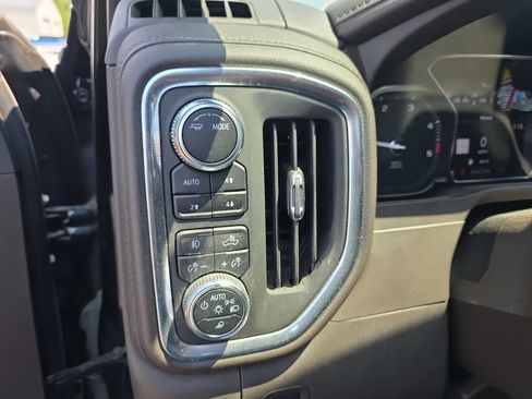 Used 2022 GMC Sierra 3500 Denali AWD/4WD image 15