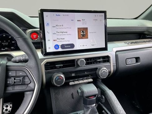 Used 2025 Toyota Tacoma TRD Sport RWD image 9