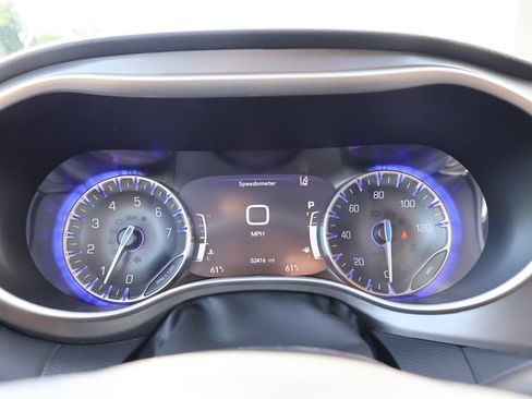 Used 2024 Chrysler Pacifica Touring-L FWD image 19