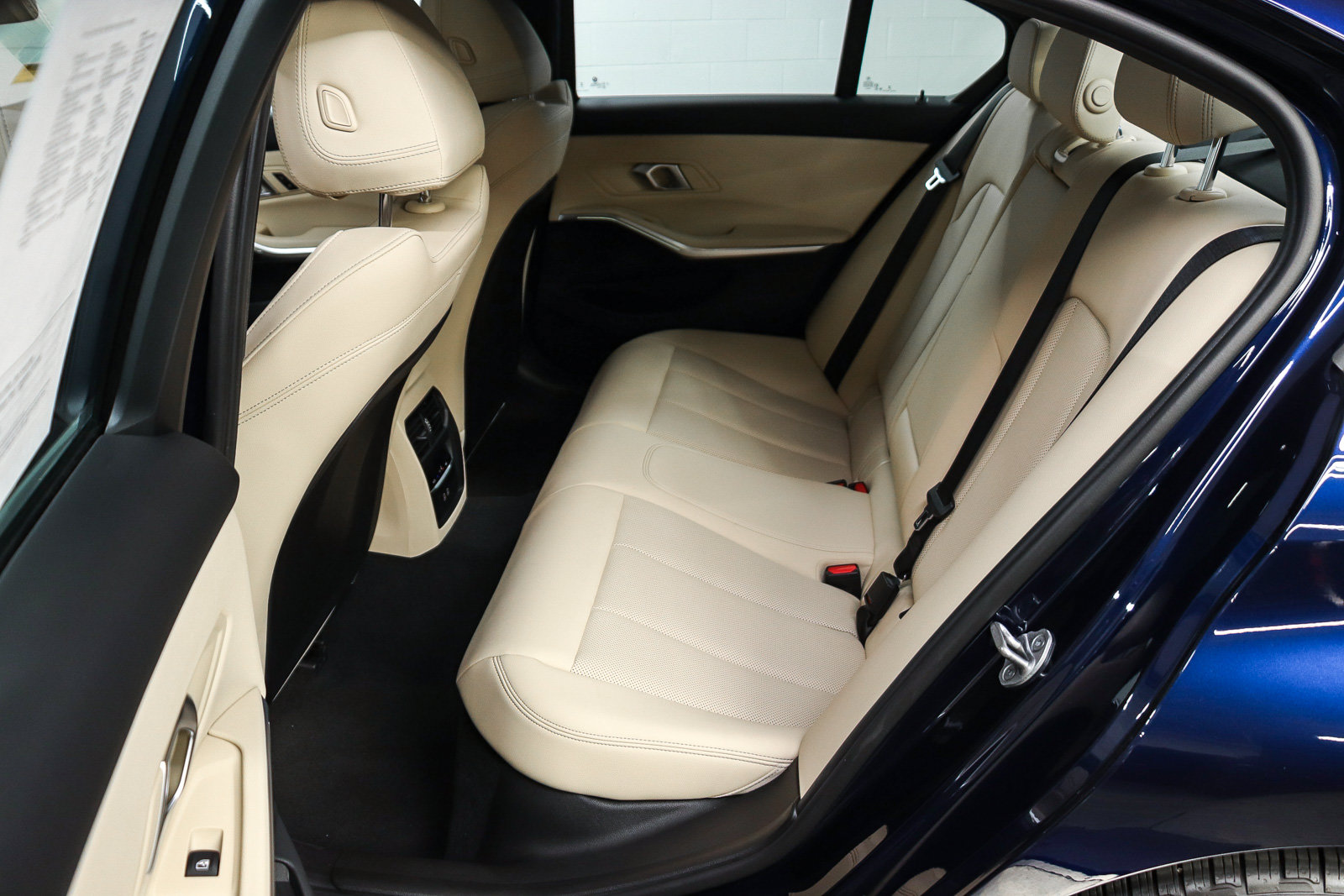 Certified 2024 BMW 330i Sedan w/ Convenience Package RWD image 18