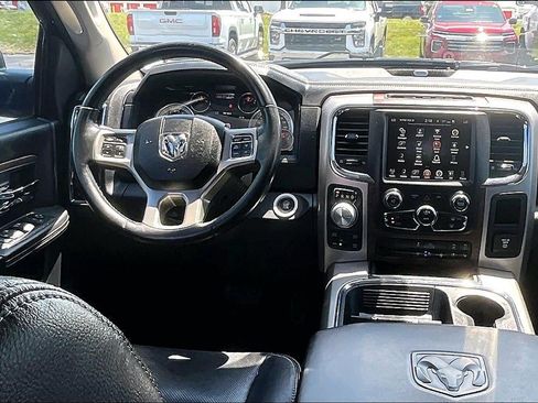 Used 2016 RAM 1500 Laramie w/ Convenience Group AWD/4WD image 5