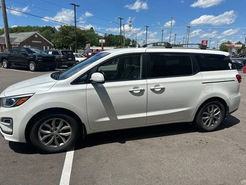 Used 2020 Kia Sedona EX FWD image 2