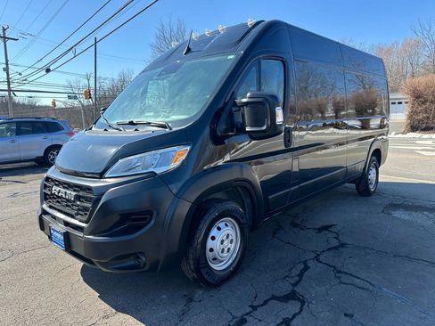 Used 2023 RAM ProMaster 2500 image 3