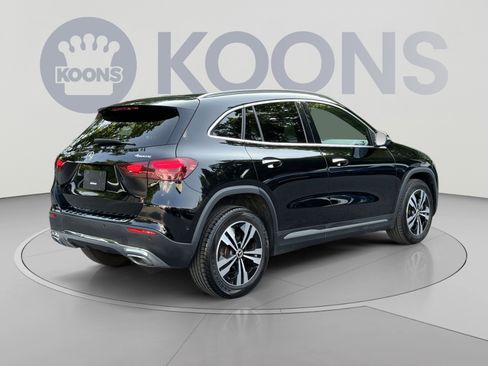 Used 2025 Mercedes-Benz GLA 250 4MATIC image 11