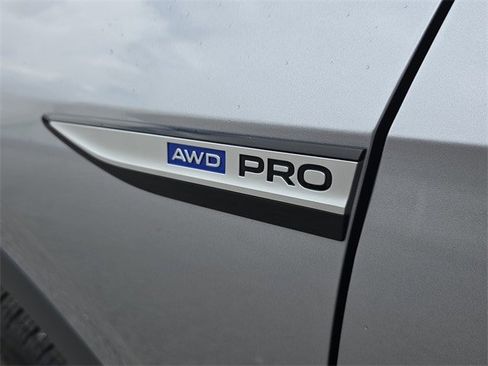 New 2025 Volkswagen ID.4 Pro image 9