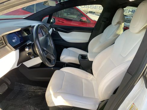 Used 2018 Tesla Model X 75D image 12