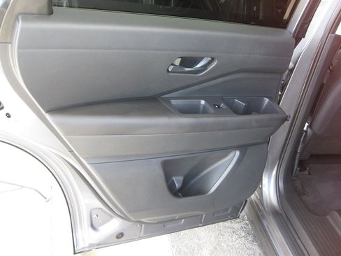 Used 2025 Nissan Pathfinder S FWD image 26