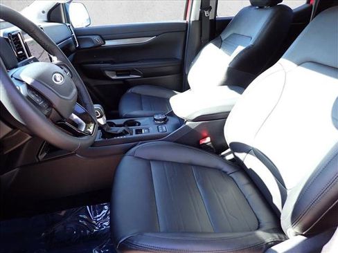 Certified 2025 Ford Ranger Lariat w/ FX4 Off-Road Package image 13