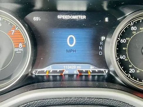 Used 2017 Jeep Cherokee Trailhawk w/ Cold Weather Group AWD/4WD image 13