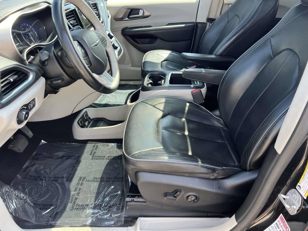 Used 2019 Chrysler Pacifica Limited FWD image 18