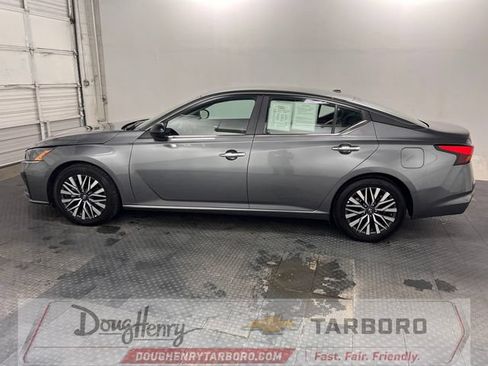 Used 2025 Nissan Altima 2.5 SV FWD image 5