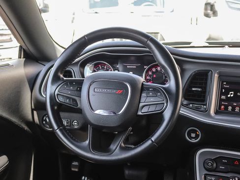 Used 2022 Dodge Challenger SXT RWD image 13