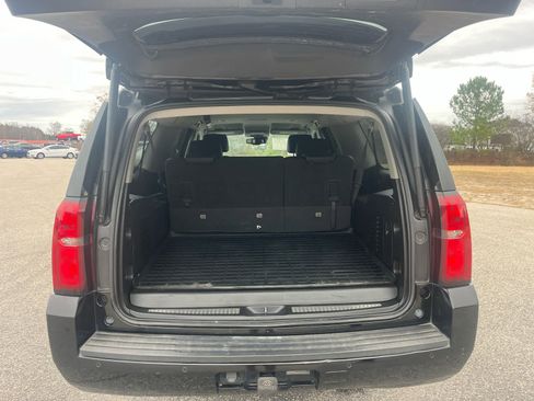 Used 2018 Chevrolet Suburban LT image 13