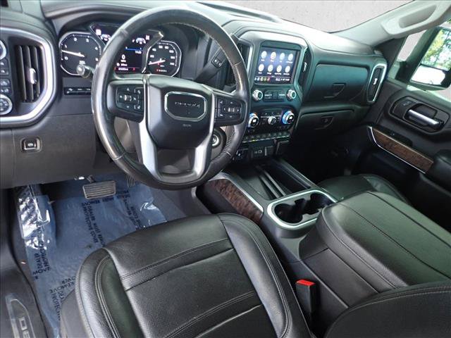 Used 2023 GMC Sierra 2500 Denali w/ Denali Black Diamond Edition AWD/4WD image 10