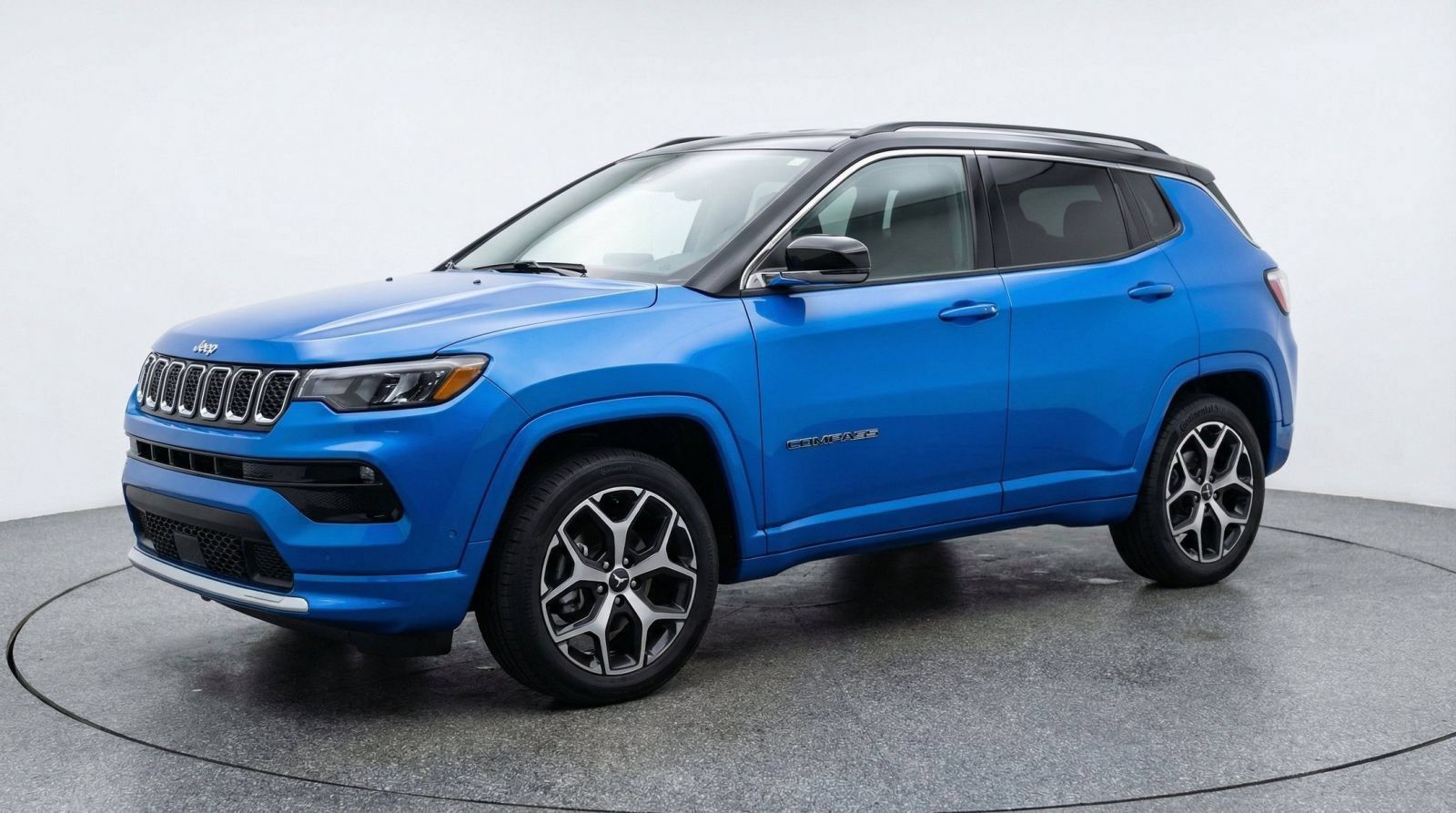 Used 2025 Jeep Compass Limited AWD/4WD image 3