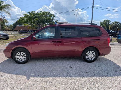 Used 2012 Kia Sedona LX image 4
