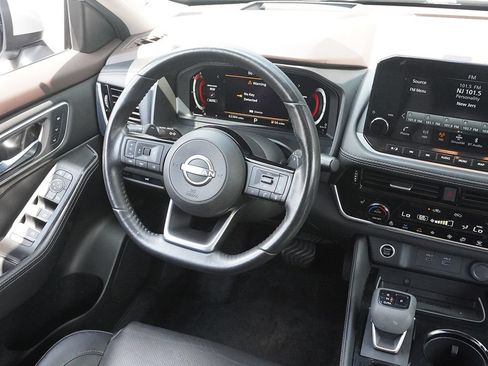 Used 2023 Nissan Rogue Platinum w/ Platinum Premium Package AWD/4WD image 30