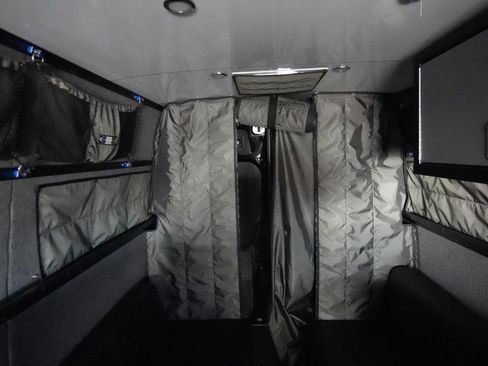 Used 2015 Mercedes-Benz Sprinter 2500 image 26