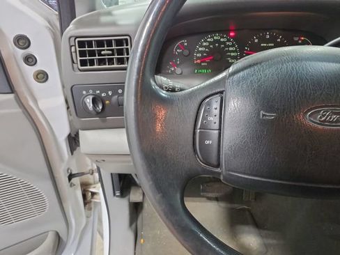 Used 2002 Ford F250 XLT AWD/4WD image 9