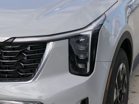 New 2026 Kia Sorento S image 8