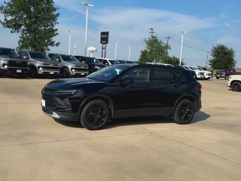 Used 2023 Chevrolet Blazer LT w/ Convenience Package FWD image 5