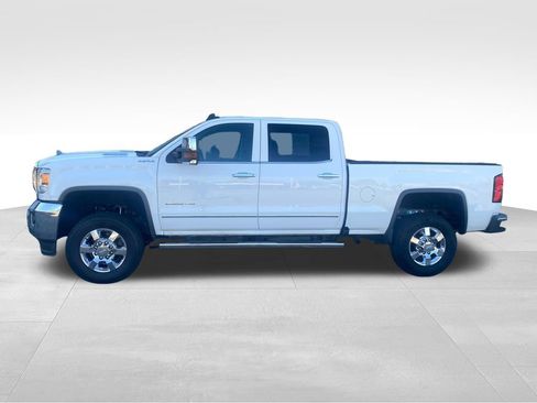 Used 2018 GMC Sierra 2500 SLT w/ Duramax Plus Package AWD/4WD image 4