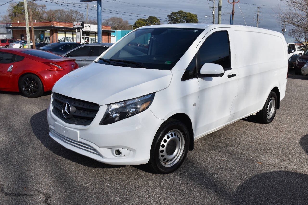 Used 2020 Mercedes-Benz Metris image 1
