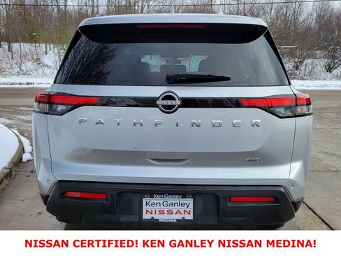 Certified 2025 Nissan Pathfinder SV image 4