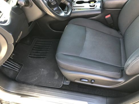 Used 2019 Nissan Pathfinder SV AWD/4WD image 19