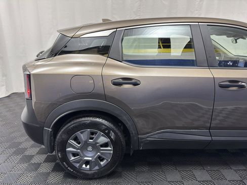 Used 2025 Nissan Kicks S image 11