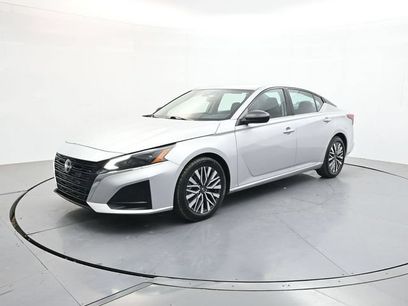 Used 2024 Nissan Altima 2.5 SV