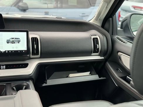 Used 2025 Ford Expedition Max Active image 38