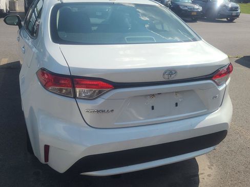 Used 2022 Toyota Corolla LE FWD image 5