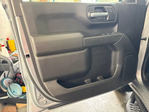 Used 2025 Chevrolet Silverado 1500 Custom Trail Boss w/ Dark Appearance Package AWD/4WD image 13