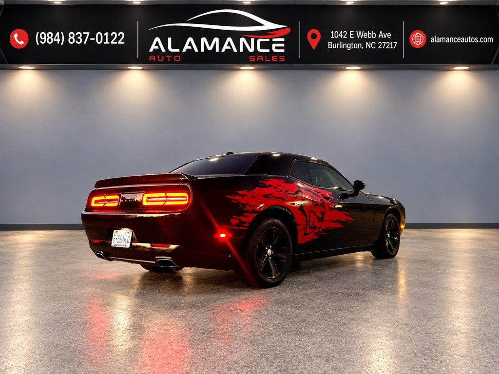 Used 2015 Dodge Challenger SXT RWD image 28