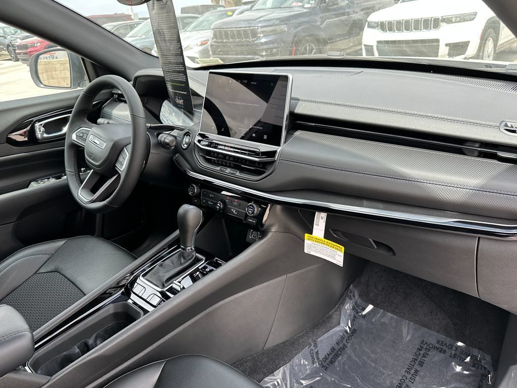 New 2026 Jeep Compass Latitude AWD/4WD image 14