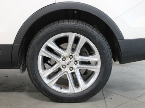 Used 2017 Ford Explorer Limited image 17