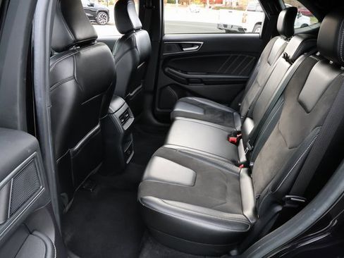 Used 2021 Ford Edge ST image 19