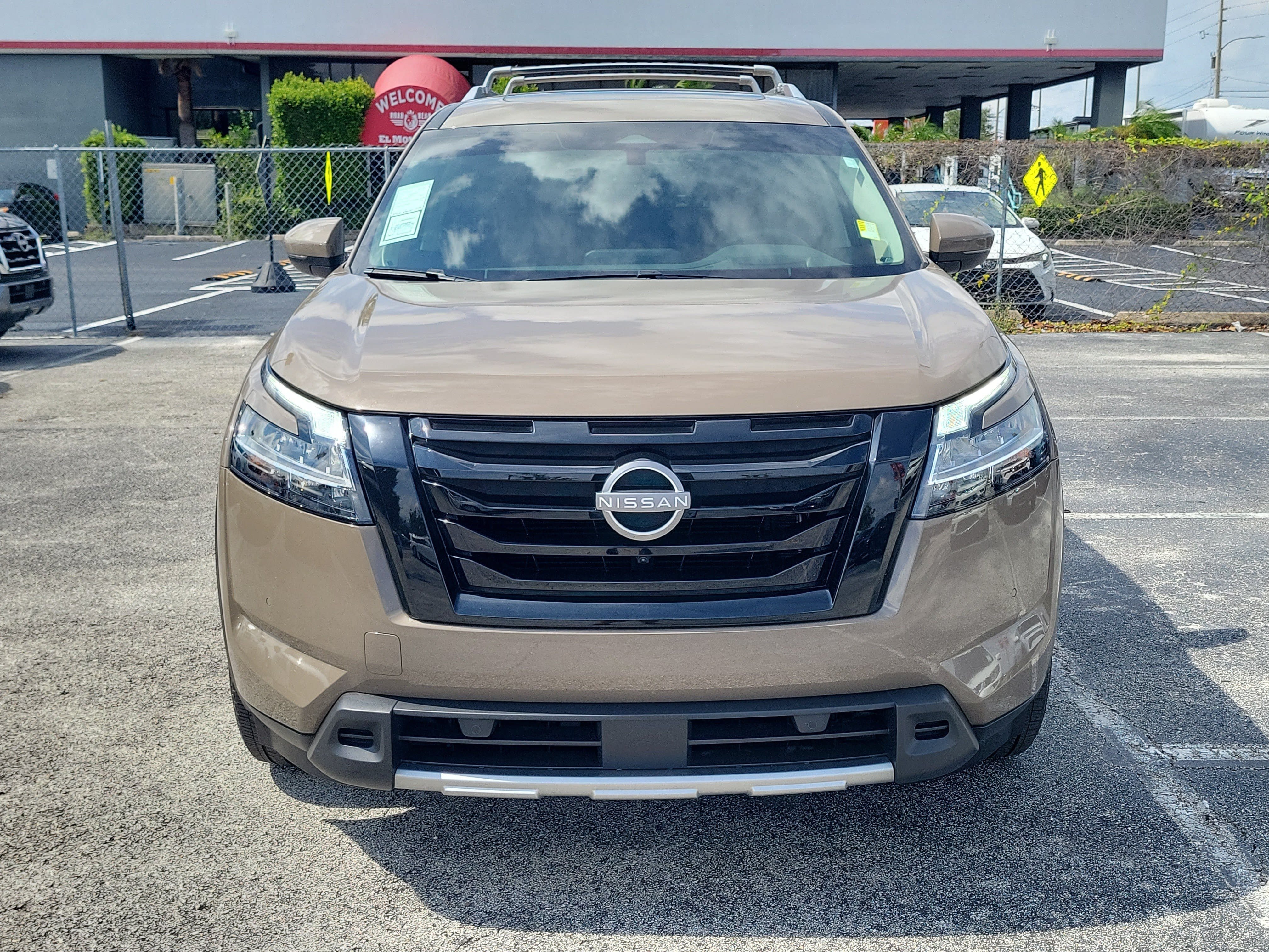 Certified 2024 Nissan Pathfinder Platinum w/ Black Appearance Package FWD image 2