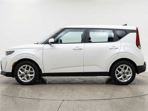 Used 2025 Kia Soul LX w/ LX Technology Package FWD image 5