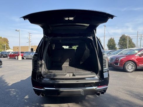 Certified 2025 Chevrolet Suburban Premier image 5