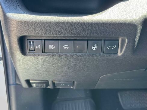 Used 2021 Toyota RAV4 XLE w/ Convenience Package AWD/4WD image 19