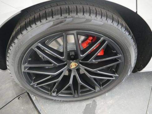 New 2026 Porsche Macan GTS AWD/4WD image 15