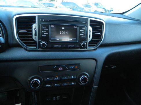 Used 2018 Kia Sportage LX image 20