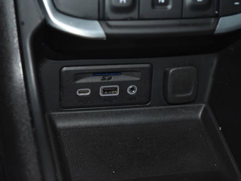 Used 2022 GMC Terrain SLT image 16