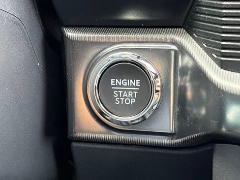 Used 2019 Ford F150 Lariat w/ Equipment Group 502A Luxury AWD/4WD image 28