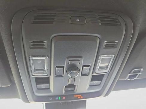 Used 2025 GMC Yukon Denali Ultimate w/ LPO, Floor Liner Package AWD/4WD image 33