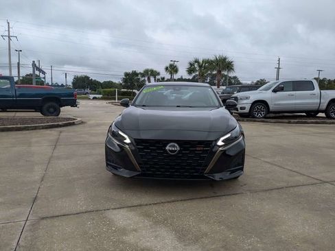 Used 2024 Nissan Altima 2.5 SR FWD image 8
