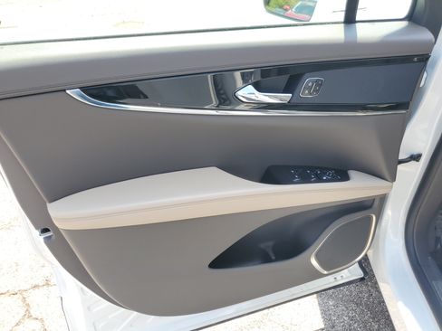 Certified 2023 Lincoln Nautilus Reserve AWD/4WD image 10